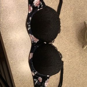 32 DD Victoria’s Secret Date Push Up Bra 💕